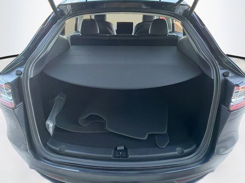 Used 2024 Tesla Model Y Long Range image 28