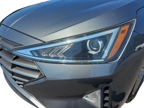 Used 2019 Hyundai Elantra SEL FWD image 28