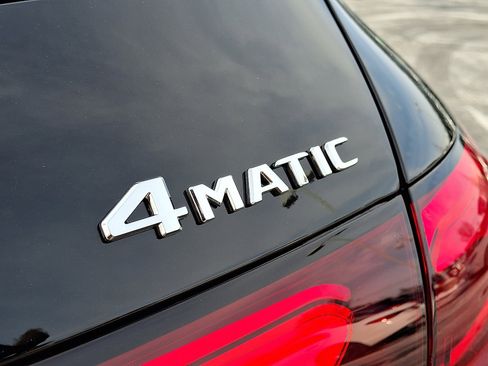 Used 2026 Mercedes-Benz GLC 300 4MATIC image 24