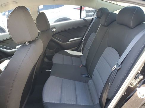 Used 2017 Kia Forte S image 12