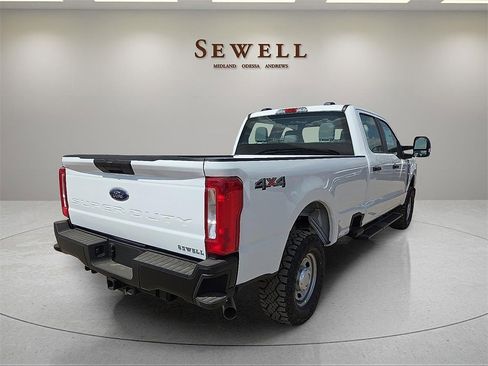 New 2026 Ford F250 XL w/ XL Off-Road Package image 4