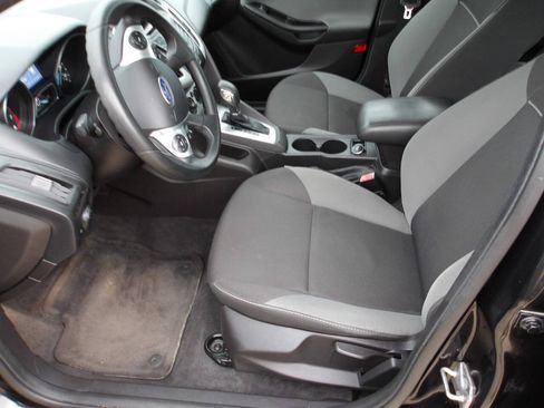 Used 2013 Ford Focus SE FWD image 5