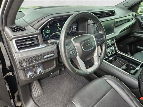 Used 2023 GMC Yukon Denali RWD image 9