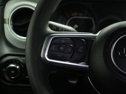 Used 2024 Jeep Wrangler Sahara image 19