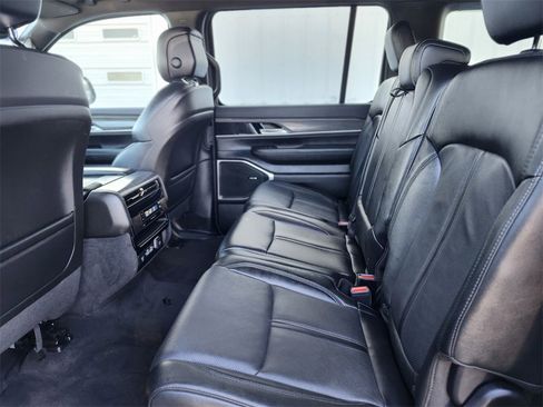 Used 2023 Jeep Wagoneer L Series III image 14