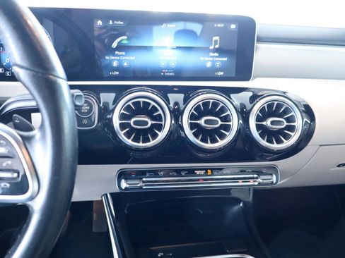 Used 2020 Mercedes-Benz CLA 250 image 21