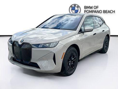 New 2026 BMW iX xDrive60 image 3