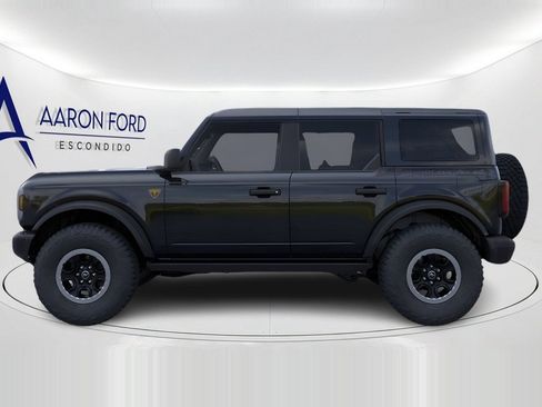 New 2025 Ford Bronco Badlands w/ Sasquatch Package AWD/4WD image 3