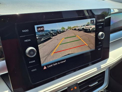 New 2025 Volkswagen Taos SE image 16