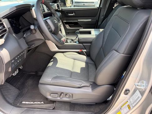 Used 2025 Toyota Sequoia Limited w/ TRD Off-Road Package AWD/4WD image 12