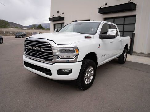 Used 2024 RAM 2500 Laramie AWD/4WD image 3