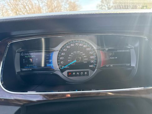 Certified 2019 Ford Taurus Limited image 16