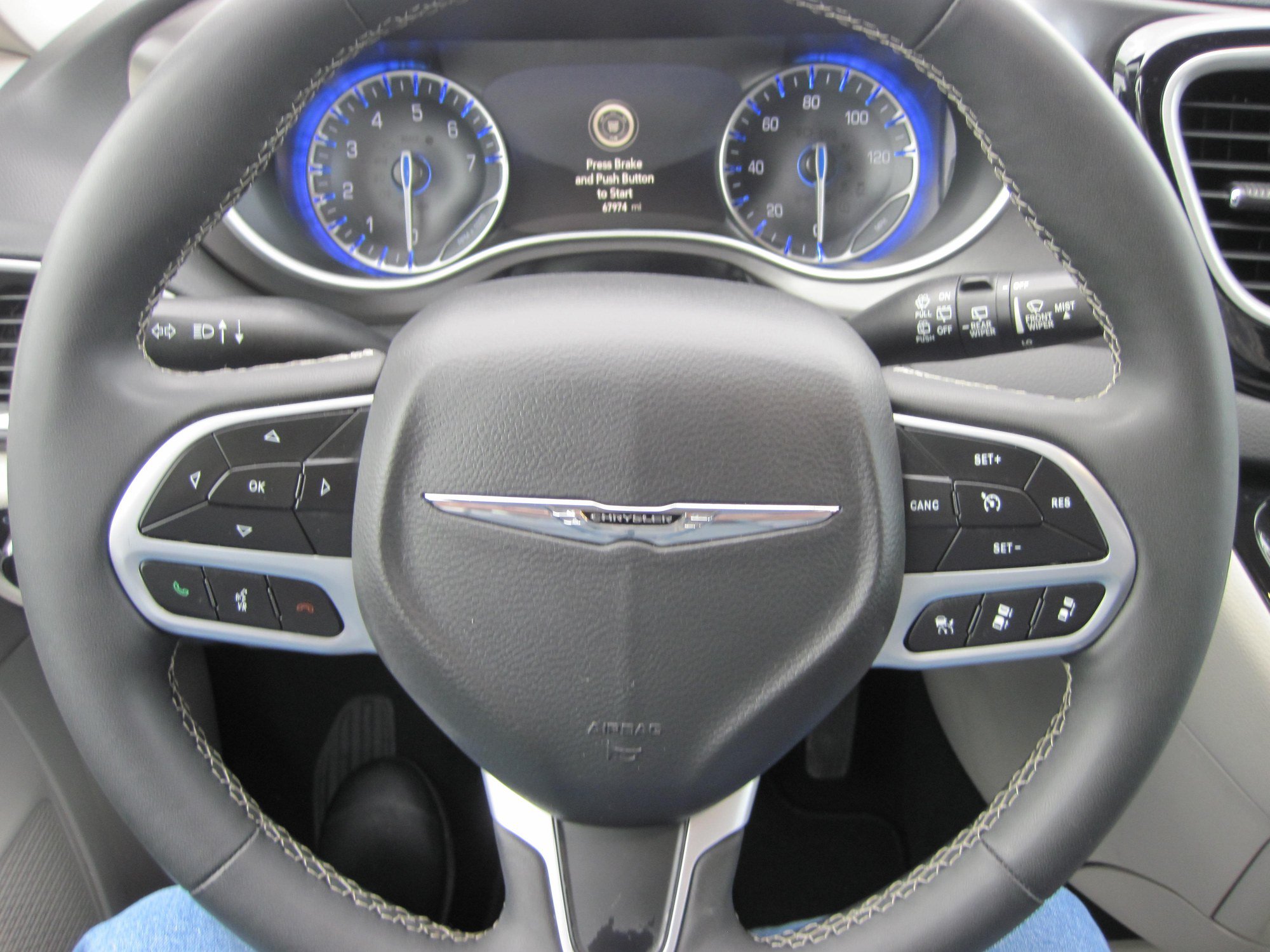 Used 2024 Chrysler Pacifica Touring-L FWD image 15