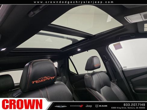 Used 2025 Honda Pilot TrailSport image 10