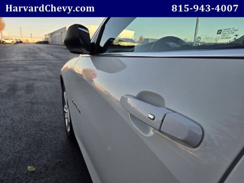 Used 2022 Chevrolet Malibu LS image 33