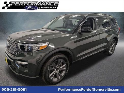 Certified 2023 Ford Explorer XLT w/ Equipment Group 202A AWD/4WD image 1