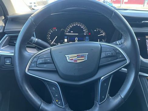 Used 2018 Cadillac XT5 Luxury w/ Driver Awareness Package image 19