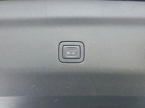 Used 2023 GMC Yukon Denali w/ Denali Reserve Package image 37