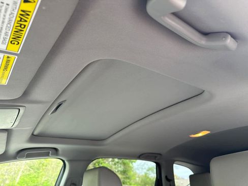 Used 2018 Honda CR-V Touring image 15