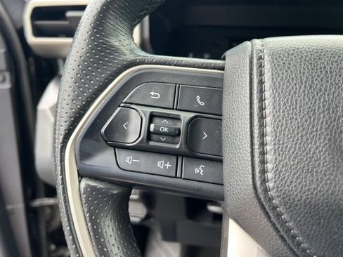 Used 2025 Toyota 4Runner SR5 AWD/4WD image 14