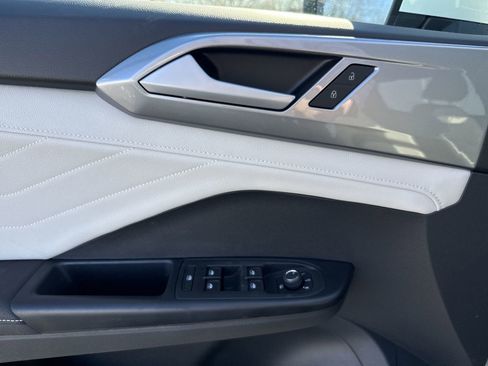 New 2026 Volkswagen Taos SEL image 15