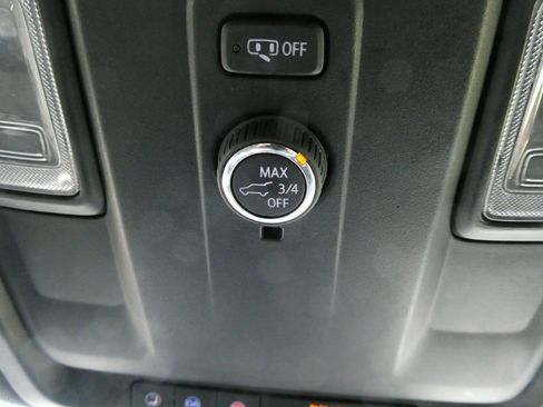 Used 2021 Chevrolet Tahoe LT image 34