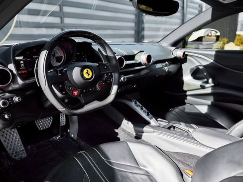 Used 2019 Ferrari 812 Superfast image 2