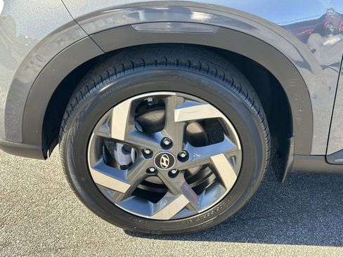 Used 2023 Hyundai Venue Limited w/ Cargo Package image 14