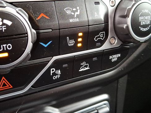 Used 2021 Jeep Gladiator Sport image 26