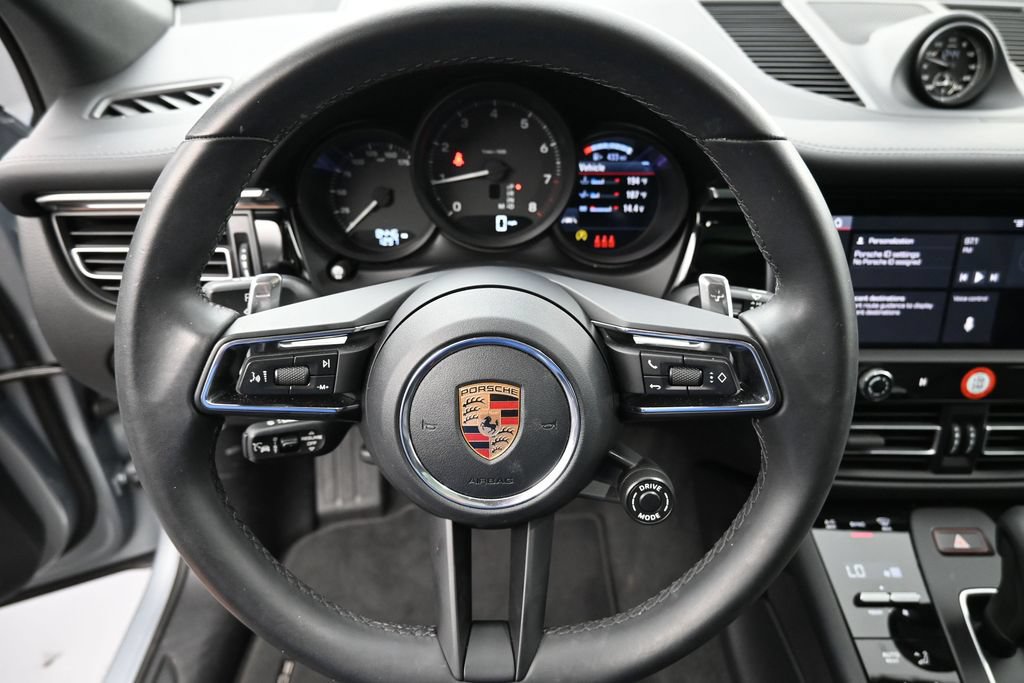 Certified 2026 Porsche Macan AWD/4WD image 10