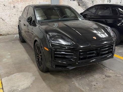 Used 2026 Porsche Cayenne S AWD/4WD image 1
