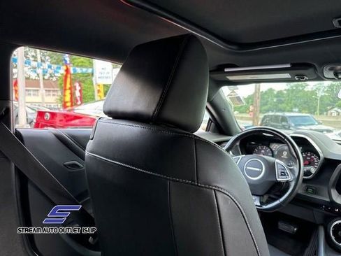 Used 2018 Chevrolet Camaro SS image 23