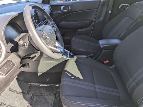 Used 2025 Hyundai Venue SEL image 22