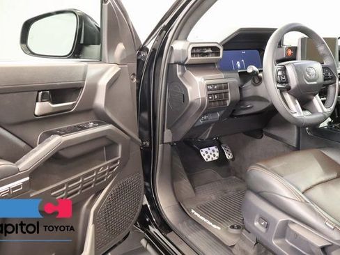 Certified 2025 Toyota Tacoma TRD Sport AWD/4WD image 9