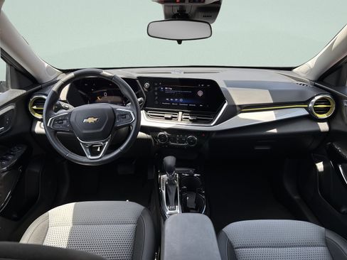 Used 2024 Chevrolet Trax LT w/ Driver Confidence Package FWD image 16