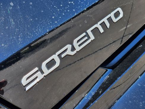 Certified 2023 Kia Sorento SX image 19