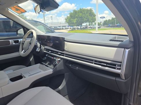 Used 2025 Hyundai Santa Fe SEL FWD image 27