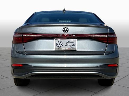 New 2026 Volkswagen Jetta SE FWD image 4