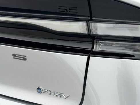 New 2026 Toyota Prius Plug-In Hybrid FWD image 14