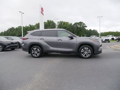 Used 2024 Toyota Highlander XLE