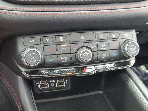 Certified 2024 Dodge Durango GT AWD/4WD image 12