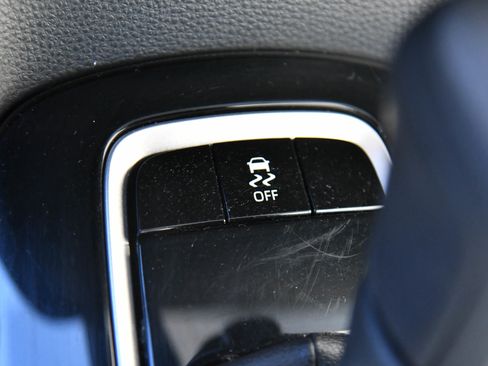 Used 2024 Toyota Corolla LE image 25