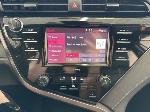 Used 2020 Toyota Camry SE AWD/4WD image 25