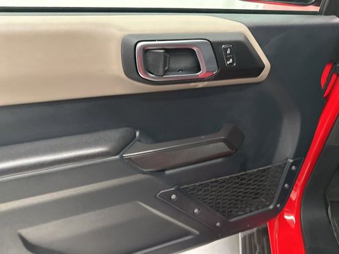 Used 2024 Ford Bronco Wildtrak image 12