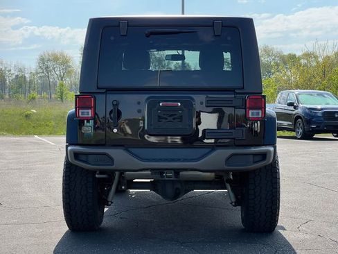 Used 2016 Jeep Wrangler Unlimited Sahara AWD/4WD image 41