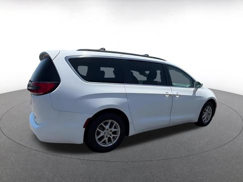 Used 2022 Chrysler Pacifica Touring-L FWD image 15