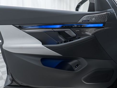 Used 2026 BMW M5 w/ Carbon Package image 11