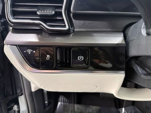 Used 2023 Kia Sportage EX FWD image 12