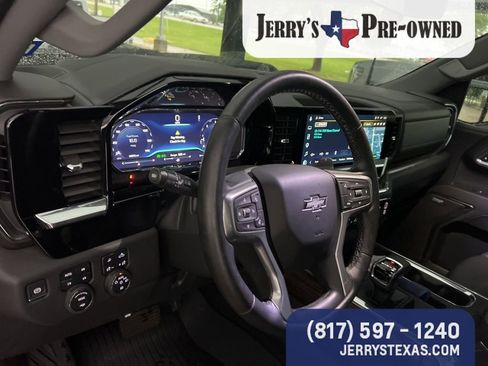 Used 2025 Chevrolet Silverado 1500 LT Trail Boss w/ LT Trail Boss Premium Package AWD/4WD image 8