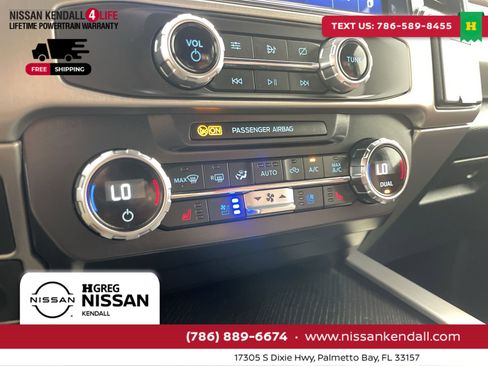 Used 2022 Ford F350 Platinum w/ FX4 Off-Road Package image 23